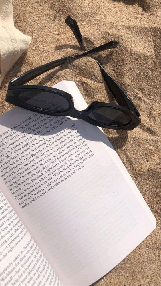 Beach Stories ideias de fotos para Instagram livro na praia